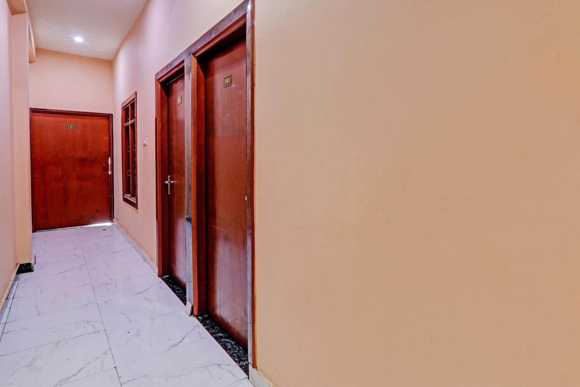 Hotel O Home Singhs Delight Varanasi Exterior foto